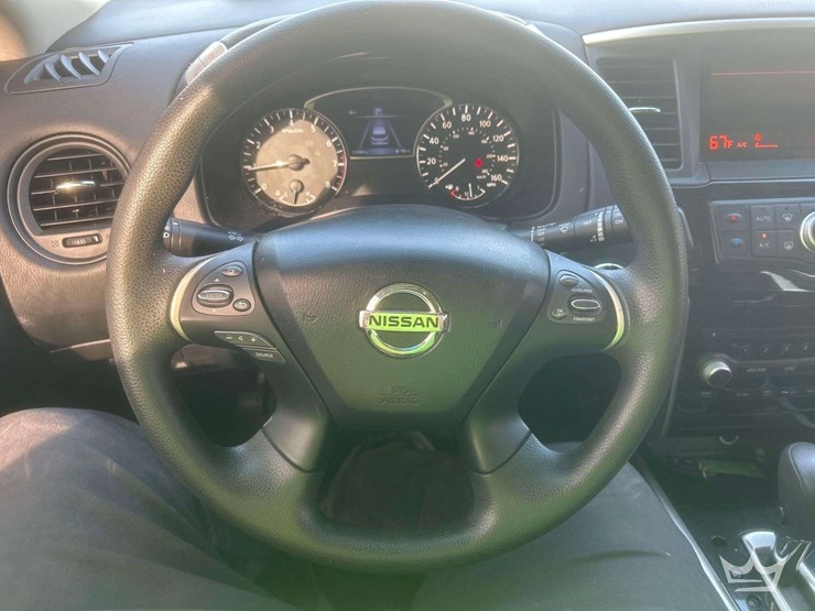 2016-nissan-pathfinder-image-14