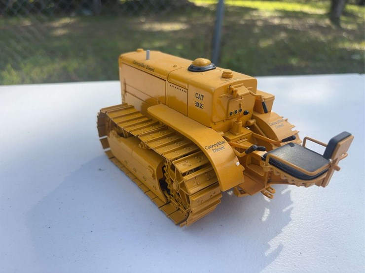 caterpillar-16-image-21