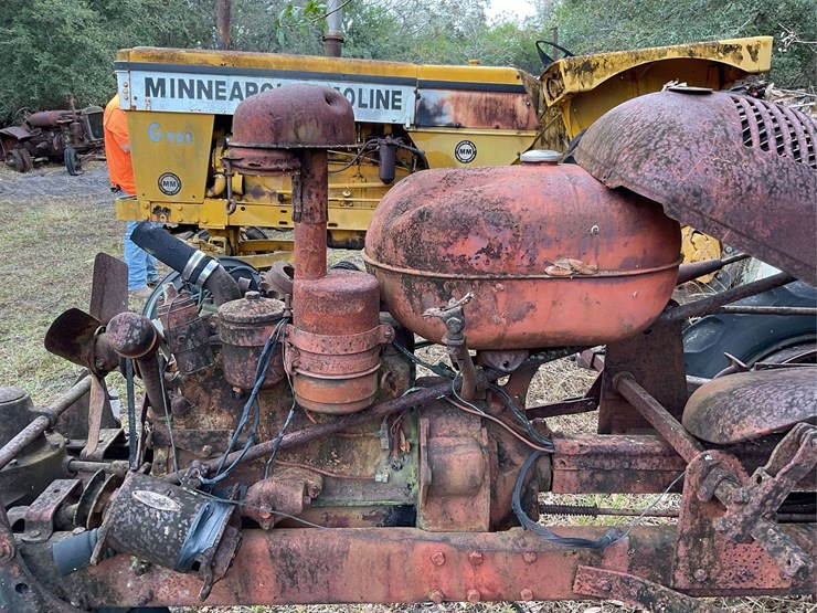 b.f.-avery-parts-tractor-image-19