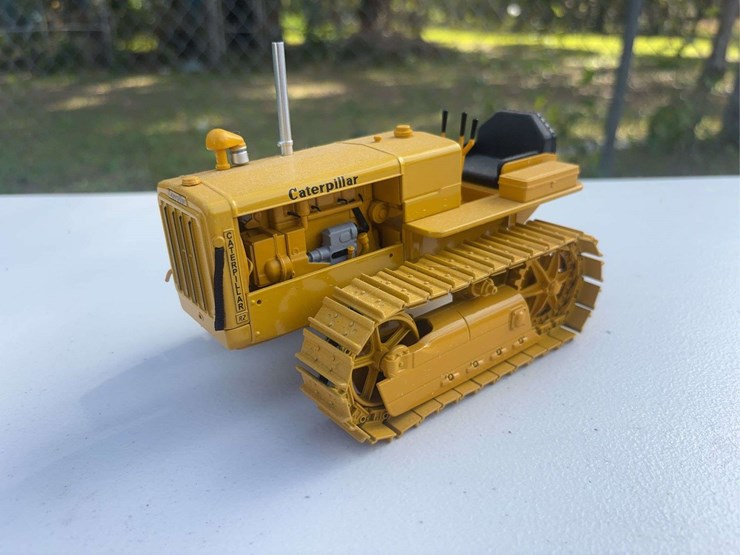 caterpillar-16-image-2