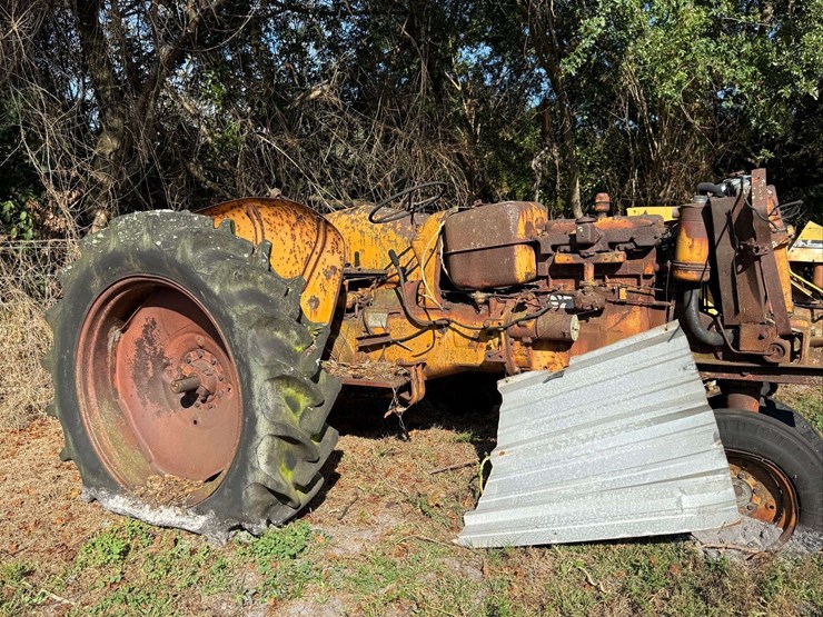 minneapolis-moline-445-image-4