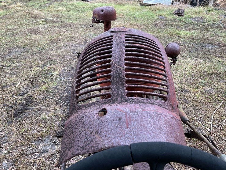 b.f.-avery-parts-tractor-image-13