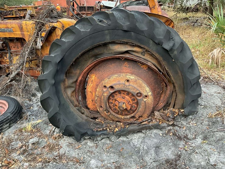 minneapolis-moline-445-image-13