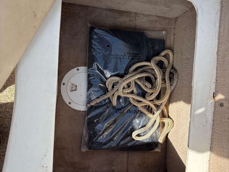 2001-ser-boat-&amp;-trailer-image-5