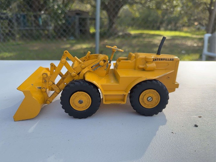 caterpillar-d2-image-16