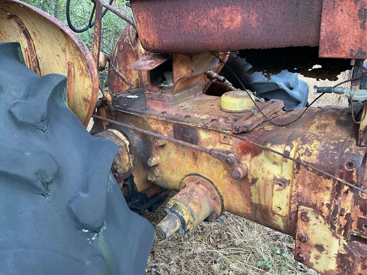 minneapolis-moline-parts-tractor-image-9