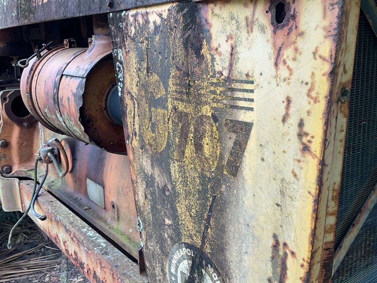 minneapolis-moline-g707-image-11