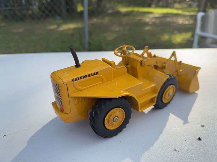 caterpillar-d2-image-20