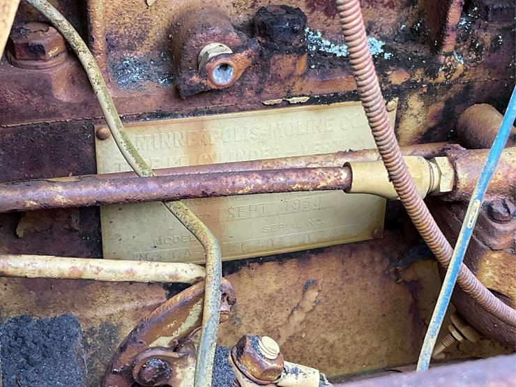 minneapolis-moline-parts-tractor-image-17