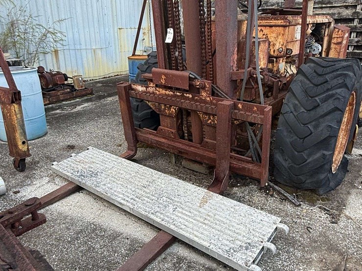 oliver-forklift-image-38