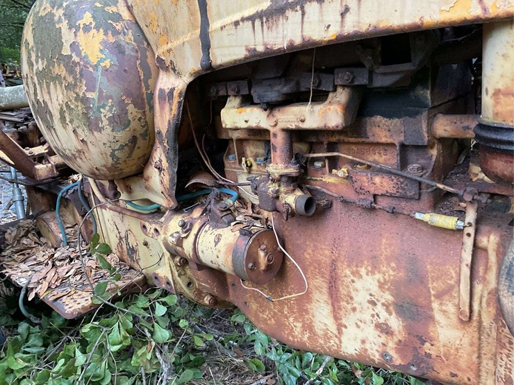 minneapolis-moline-parts-tractor-image-13