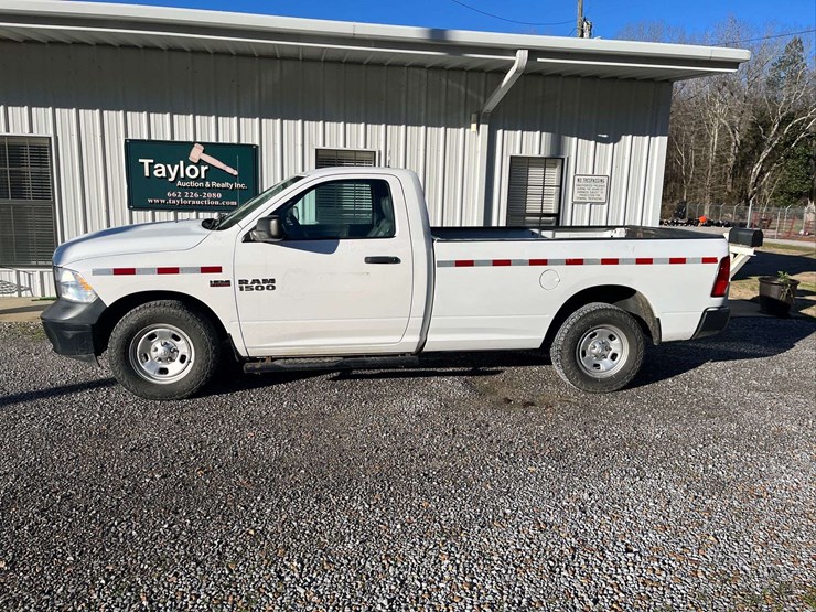 2017-dodge-1500-image-1
