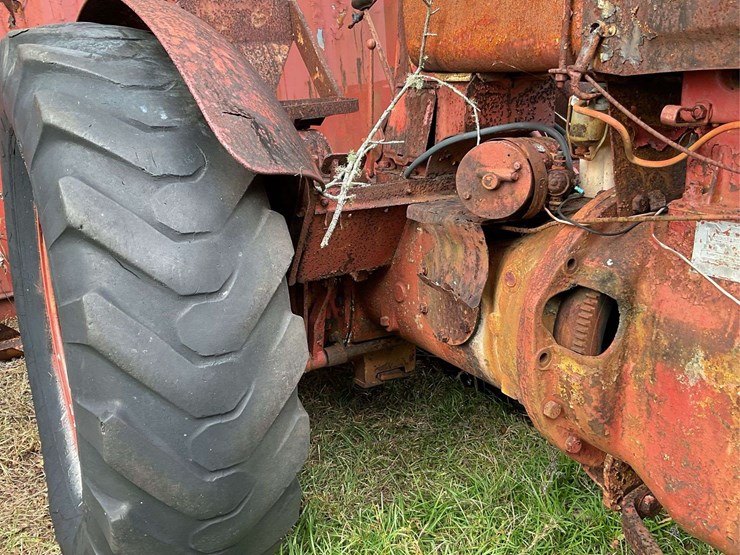 minneapolis-moline-parts-tractor-image-22