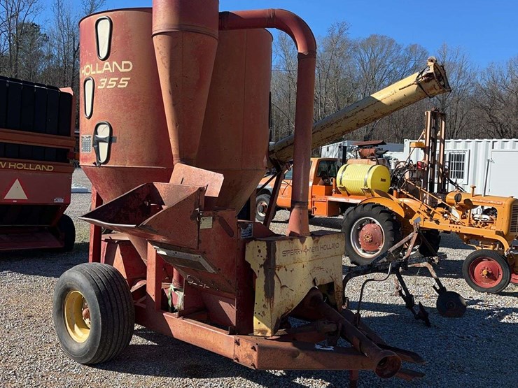 new-holland-355-image-1