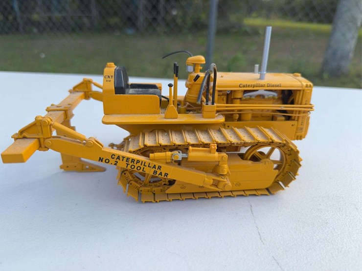caterpillar-d2-image-9