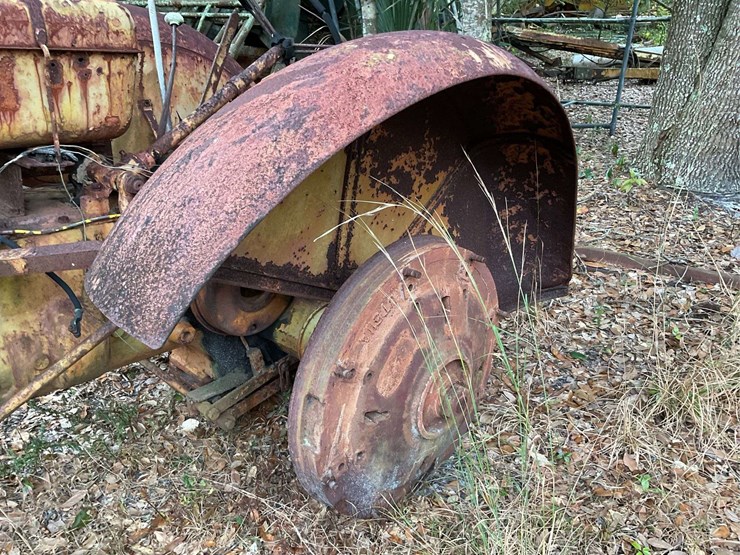 minneapolis-moline-parts-tractor-image-28