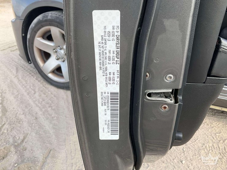 2012-dodge-charger-sedan-image-5