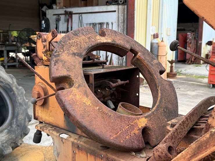 minneapolis-moline-g708-image-36