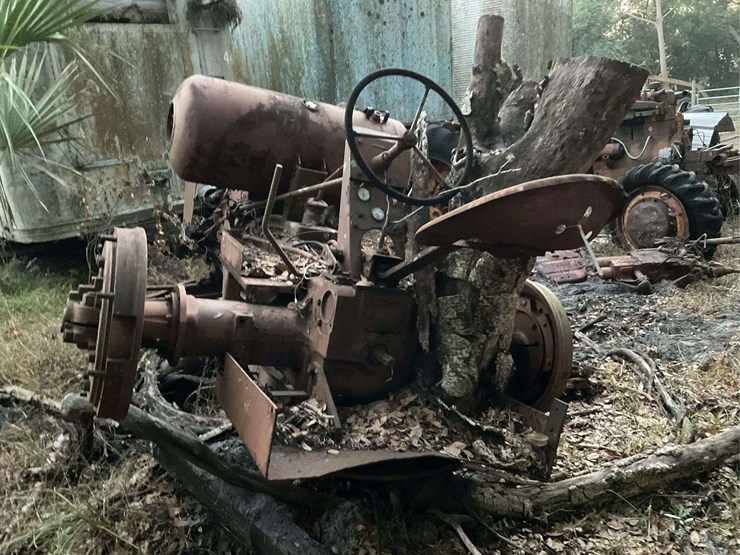 minneapolis-moline-orchard-parts-tractor-image-2