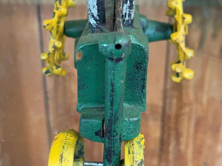 john-deere-16-image-13