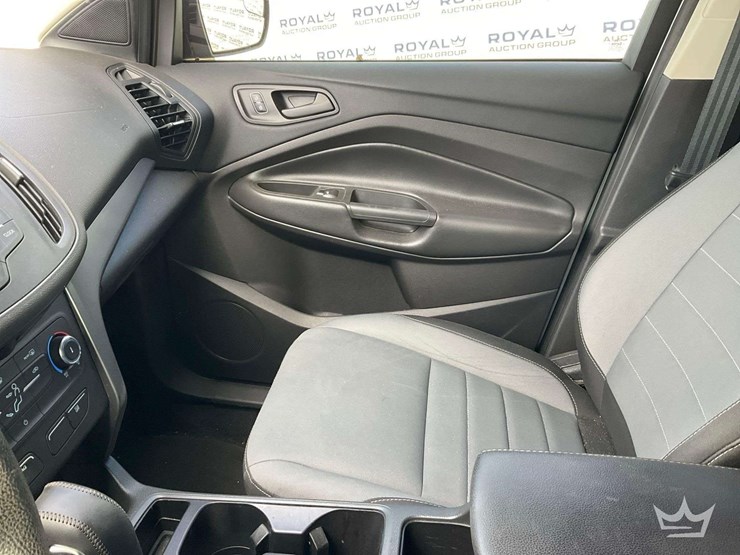 2017-ford-escape-image-22