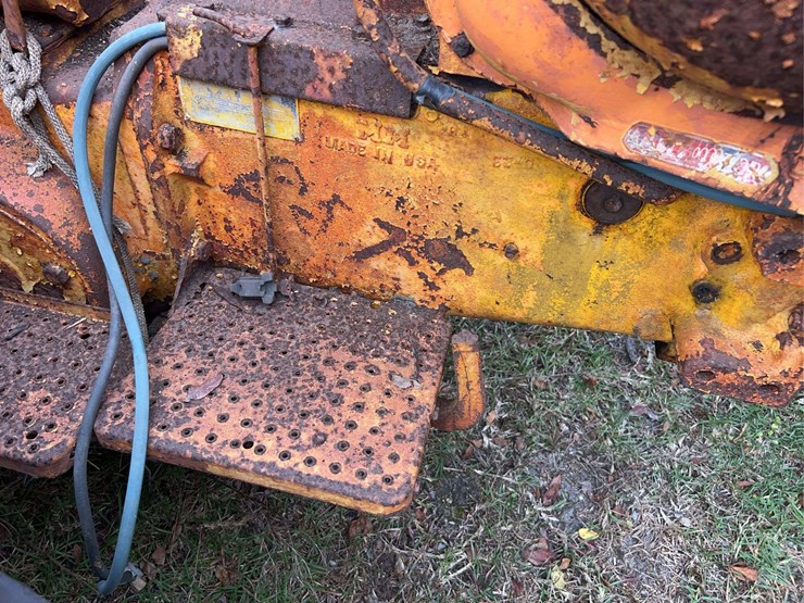 minneapolis-moline-445-image-39