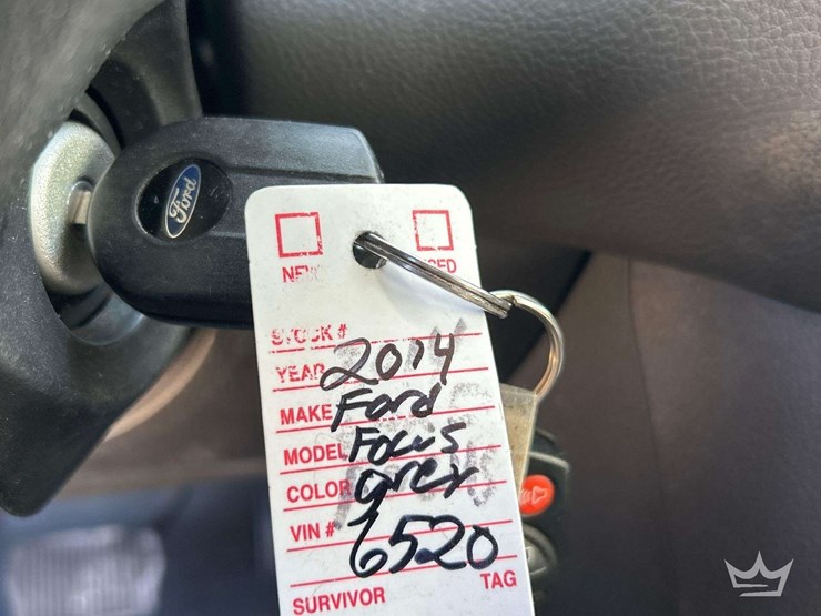 2014-ford-focus-hatchback-image-29