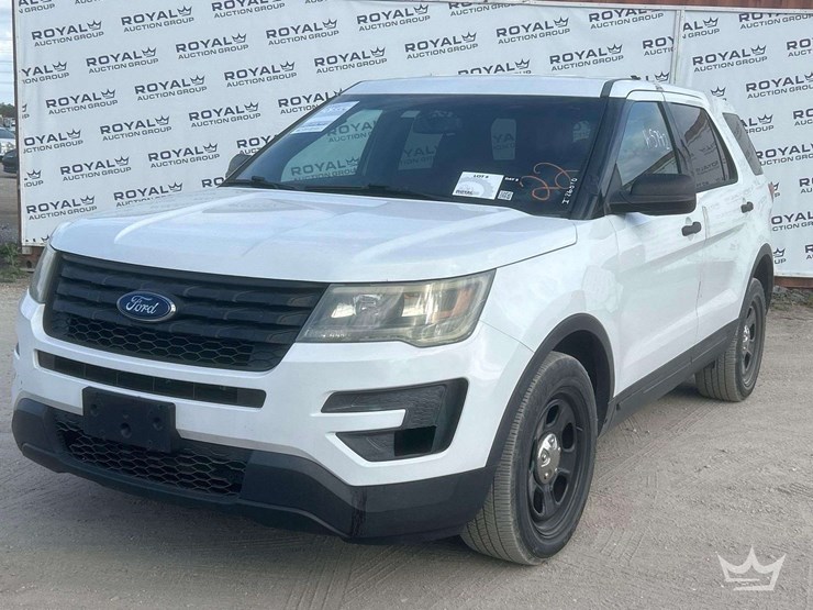 2016-ford-explorer-image-1