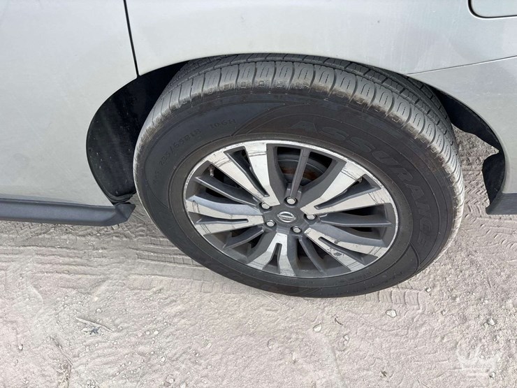 2017-nissan-pathfinder-image-22