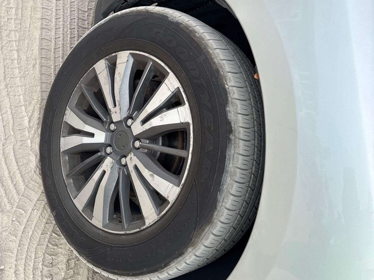 2017-nissan-pathfinder-image-23