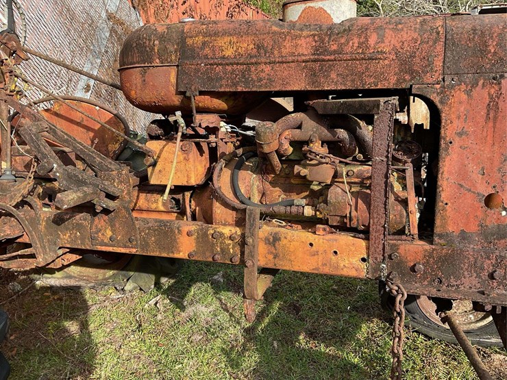 avery-parts-tractor-image-9