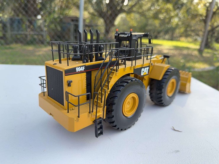 caterpillar-994-image-16