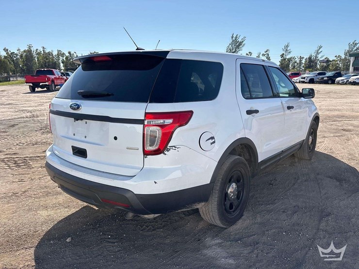 2015-ford-explorer-image-2