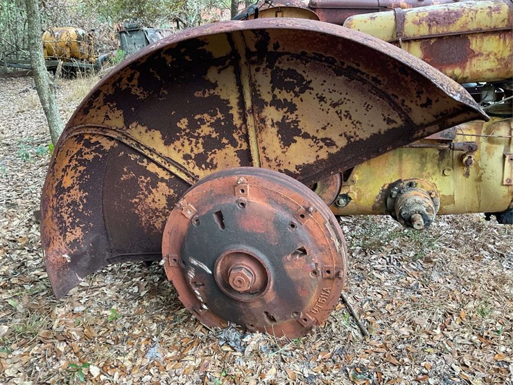 minneapolis-moline-parts-tractor-image-11