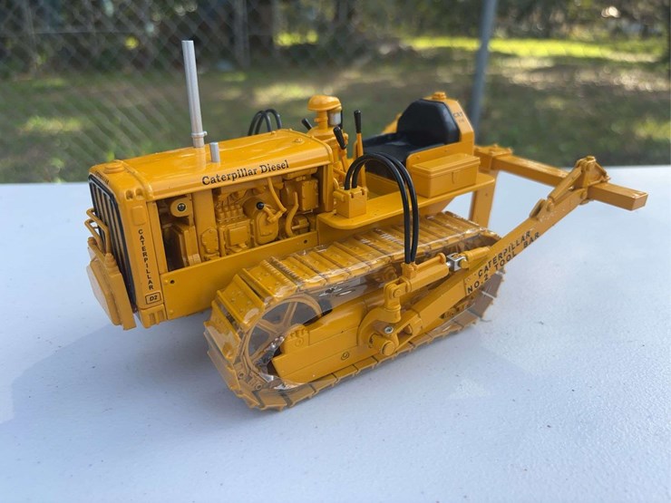 caterpillar-d2-image-2