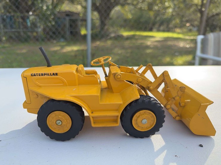 caterpillar-d2-image-21