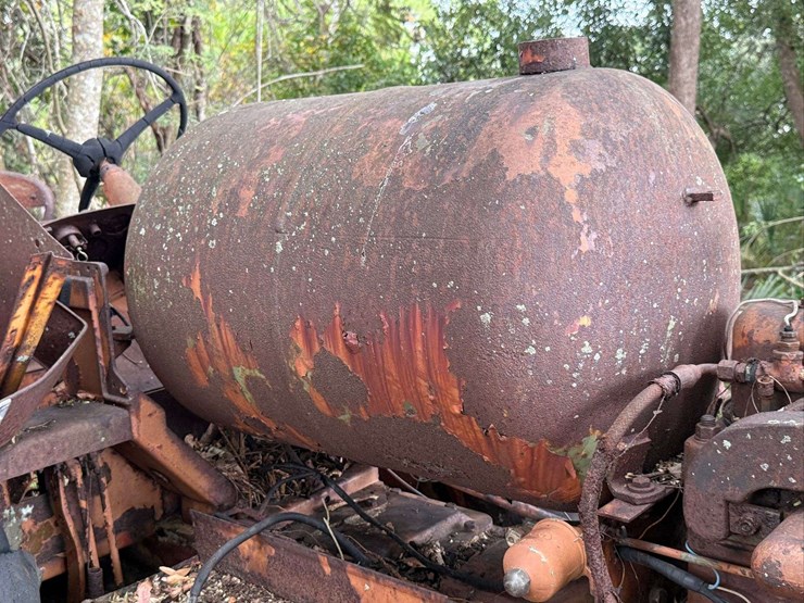 minneapolis-moline-g706-image-18