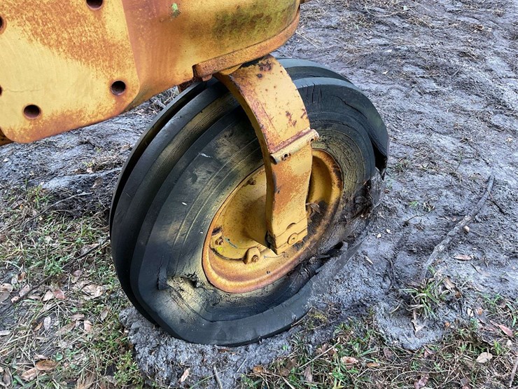 oliver-industrial-tractor-image-27