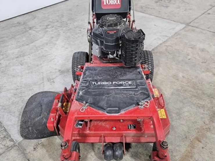 #158-•-2016-toro-turbo-force-36-walk-behind-mower-image-8