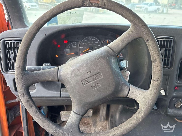 2006-gmc-c6500-crew-cab-chipper-truck-image-15