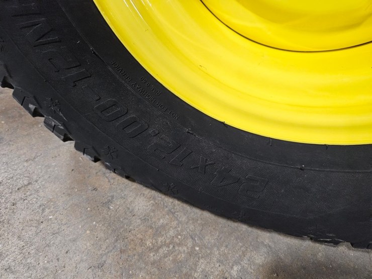 john-deere-7400-image-30