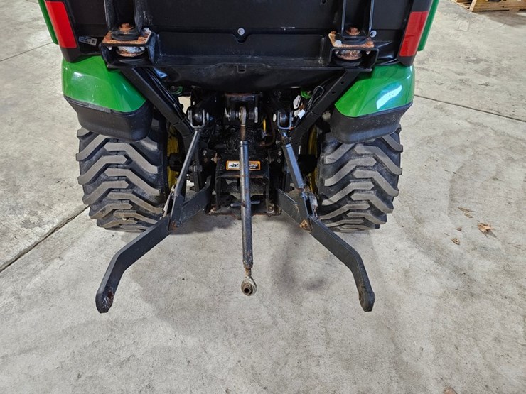 2018-john-deere-1025r-image-11