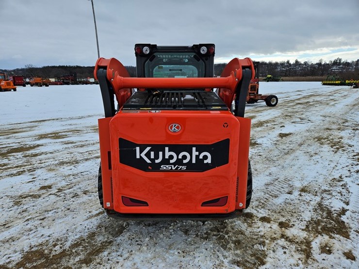 kubota-ssv75-image-4