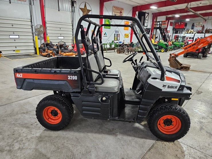 2013-bobcat-3200-image-7