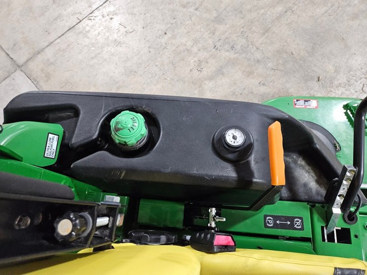 #165-•-2022-john-deere-z977r-zero-turn-mower-image-17