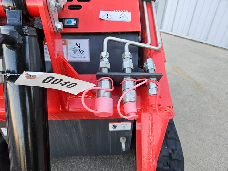 #40-•-2025-agt-ysrt-14-mini-skid-loader-image-10
