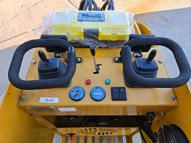 #24-•-2025-ggma-gg385-mini-skid-loader-image-13