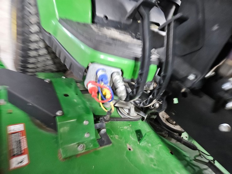 john-deere-1025r-image-11