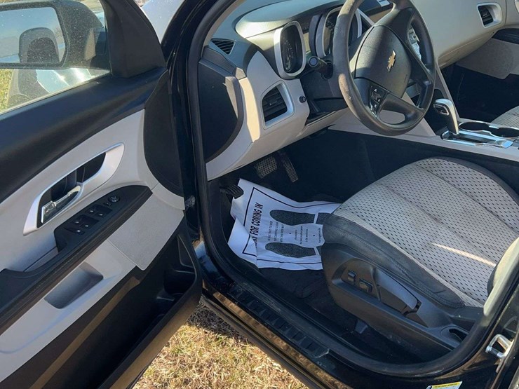 2011-chevrolet-equinox-ls-image-12