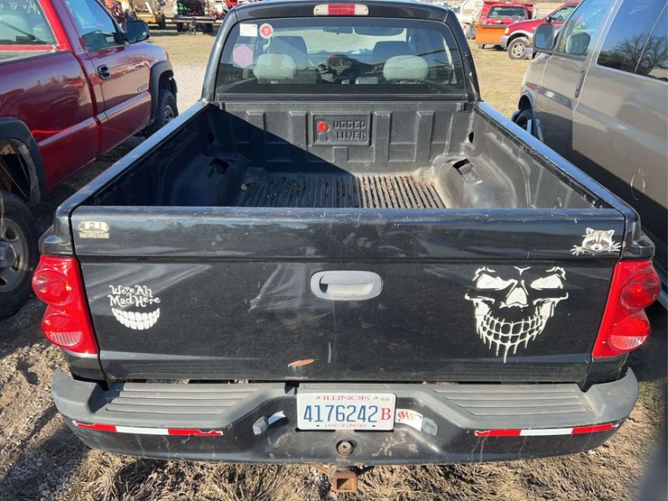 2010-dodge-dakota-image-7